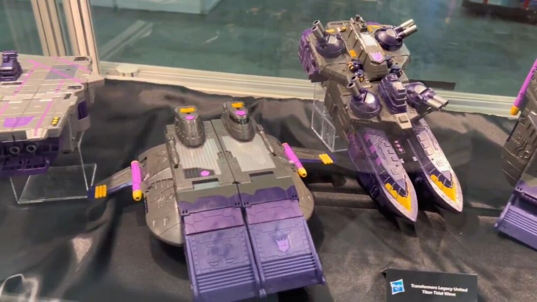 Image Of Titan Class Tidal Wave And Cybertronian Wheeljack Reveals At Cybertron Fest 2023  (4 of 43)